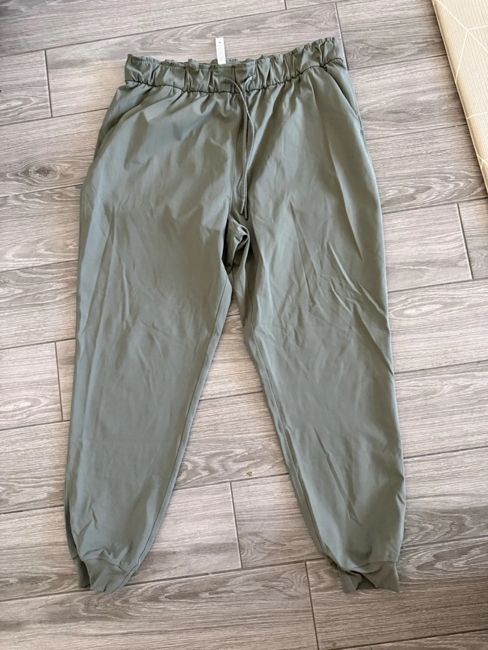 Lululemon|Olive Green Drawstring Jogger Pants,athletic loungewear style•Size 14